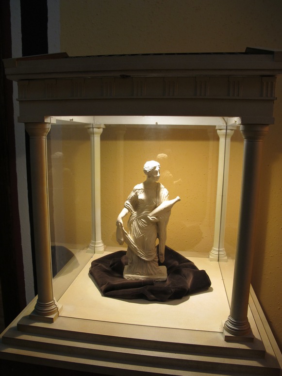 Muzeum Archeologiczne i Etnograficzne w Ĺodzi - Fotka 01