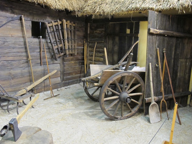 Muzeum Archeologiczne i Etnograficzne w Ĺodzi - Fotka 32